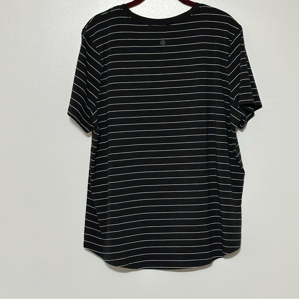 Lululemon Love‎ Crewneck T-Shirt Short Serve Stripe Black White - Picture 7 of 8